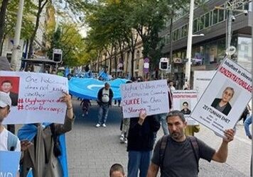 Uyghurs in Austria protest against hunger genocide in China