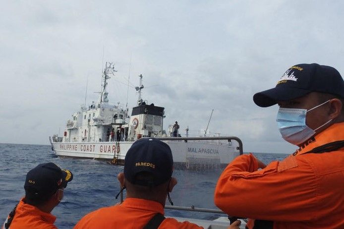 Philippines establishes coast guard outposts in disputed SCS