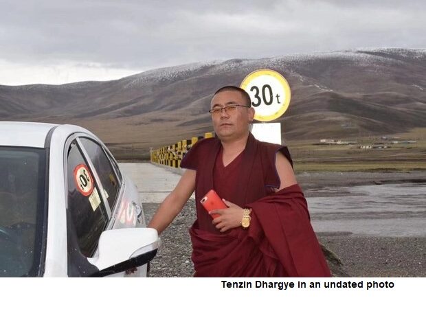 Two Tibetan monks sentenced for Dalai photos on their cell phones   