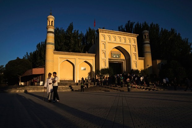 Historic Kashgar mosque open for tourists, but not worshipers
